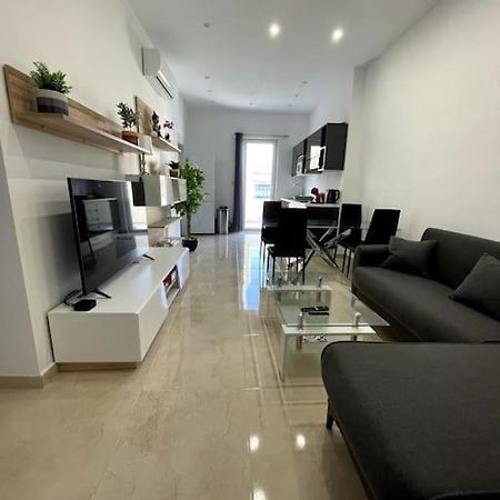 Brand New Appartement Of Two Bedrooms In Σλιέμα Εξωτερικό φωτογραφία