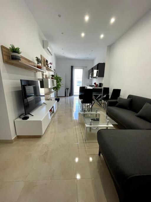 Brand New Appartement Of Two Bedrooms In Σλιέμα Εξωτερικό φωτογραφία
