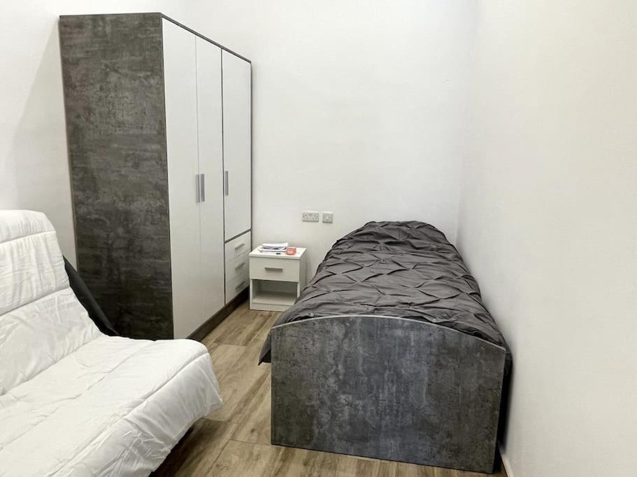 Brand New Appartement Of Two Bedrooms In Σλιέμα Εξωτερικό φωτογραφία